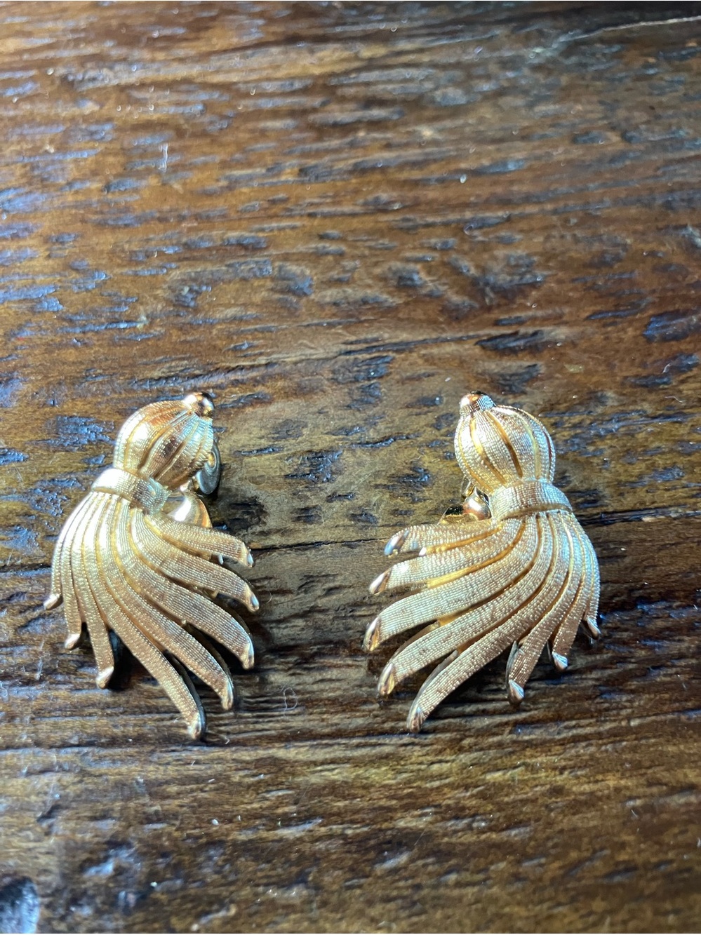Vintage Monet Signed Golf Tone Textured Plume Tassel Clip Earrings